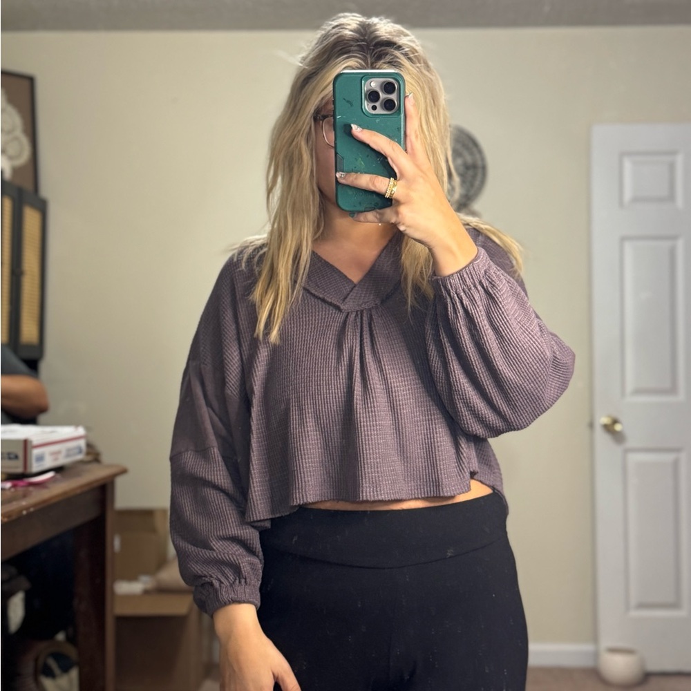 Mauve V-Neck Cropped Sweater by Vintage Havana